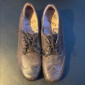 Taos Footwear Women's Gray Leather Oxfords